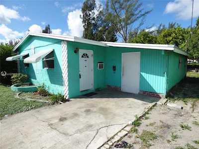 5019 Pinewood Ave West Palm Beach, FL 33407
