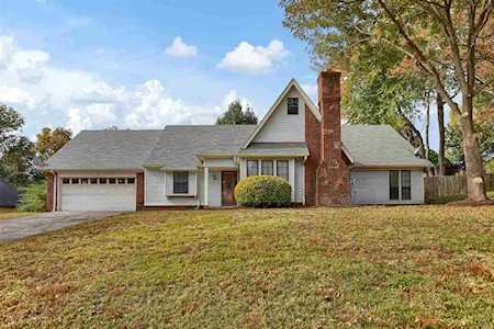 2751 Rockcreek Pky Memphis, TN 38016