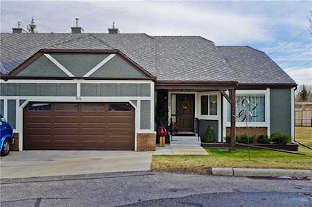 84 Coach Side Terrace SW Calgary, AB T3H 2T3