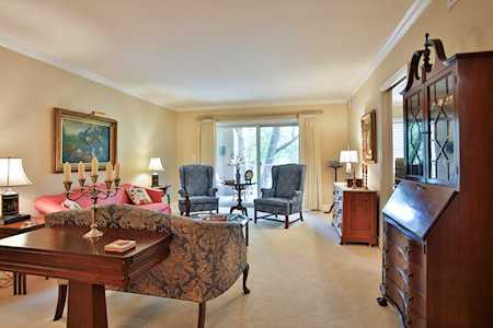 5601 Coach Gate Wynde #8 Louisville, KY 40207