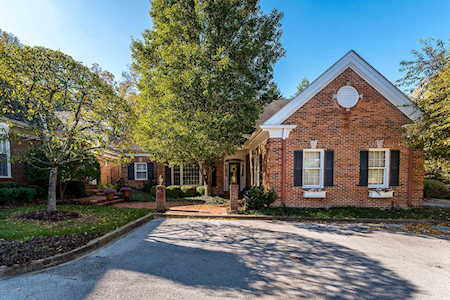 34 Brownsboro Hill Rd Louisville, KY 40207