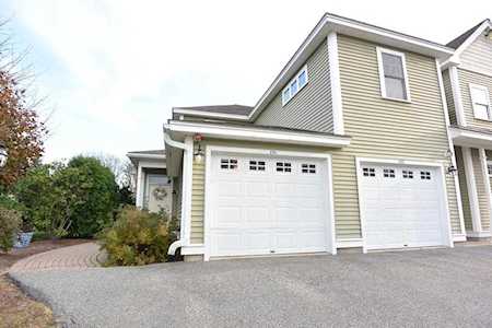 201 Cherrywood Ln #201 Clinton, MA 01510