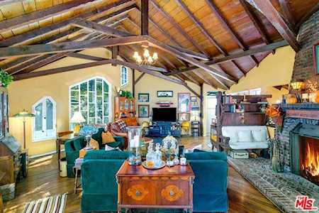 1855 Verdugo Knolls Drive Glendale, CA 91208