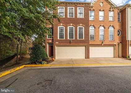 9131 Silvershadow Ct Lorton, VA 22079
