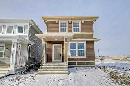 55 Heritage Rise Cochrane, AB T4C 2R5