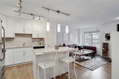 1113 Mckenzie Towne Row SE Calgary, AB T2Z 1E1