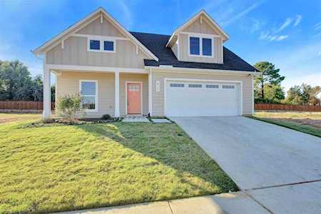 825 Meadow Bend Loop W Grapevine, TX 76051