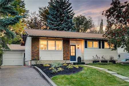 40 Lake Huron Place SE Calgary, AB T2J 5H9