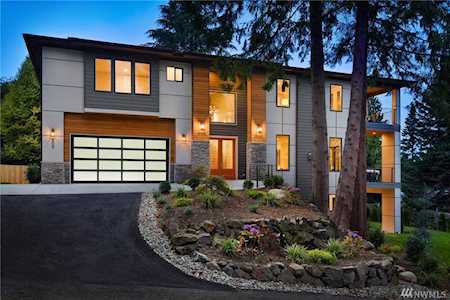 809 101st Place SE Bellevue, WA 98004