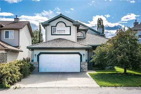 206 Valley Glen Bay NW Calgary, AB T3B 5S7