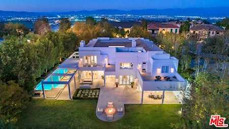 3381 Stone Ridge Lane Los Angeles, CA 90077
