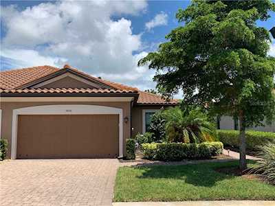 5806 Cavano Drive Sarasota, FL 34231