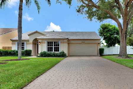 1091 Roble Way Palm Beach Gardens, FL 33410