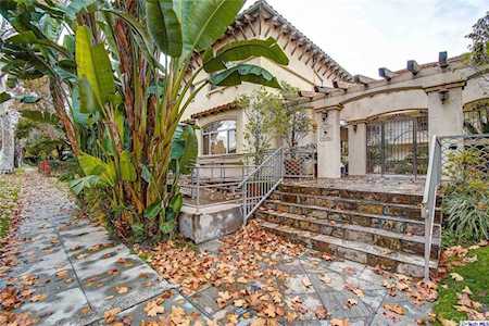 3003 W Riverside Drive #201 Burbank, CA 91505