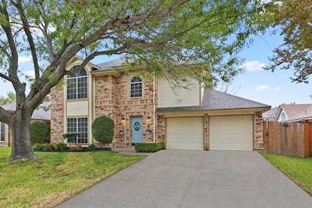 6928 Bernadine Drive Watauga, TX 76148