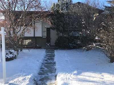 124 Castleridge Close NE Calgary, AB T3J 1Y9