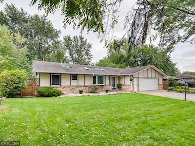 309 Walnut Lane Apple Valley, MN 55124