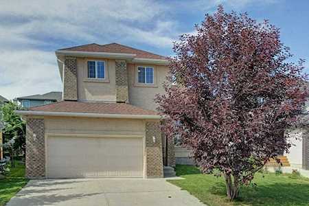 113 Elmont Bay SW Calgary, AB T3H 4X8