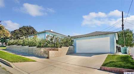 1931 N Kenneth Road Burbank, CA 91504