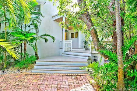3850 Poinciana Ave Coconut Grove, FL 33133