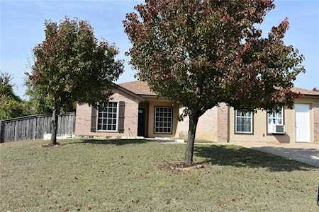 648 Green Mountain Road Burleson, TX 76028