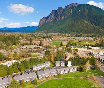 321 SE Orchard Dr #33 North Bend, WA 98045