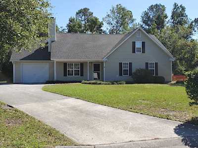 7332 Bright Leaf Road Wilmington, NC 28411
