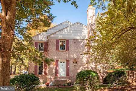 2823 Shawn Leigh Dr Vienna, VA 22181