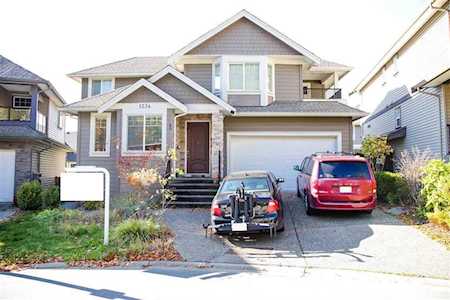 1334 Canary Place Coquitlam, BC V3E 0E1