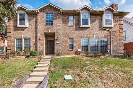 2205 Wren Lewisville, TX 75077