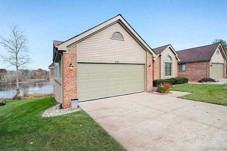 201 Texknoll Ct #62 Brighton, MI 48116