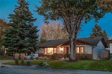 90 Lake Christina Close SE Calgary, AB T2J 2R9