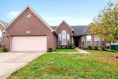 7237 Black Walnut Cir Louisville, KY 40229