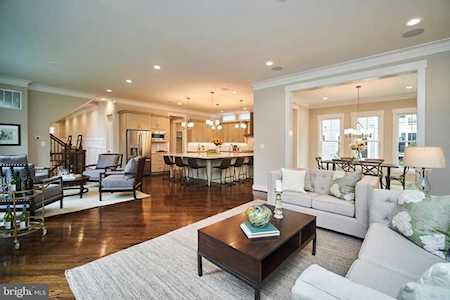 9007 Linton Ln Alexandria, VA 22308