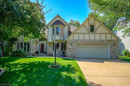 2185 Stanich Street Maplewood, MN 55109