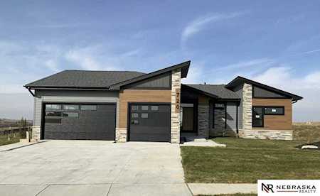720 N 10th Ave Springfield, NE 68059