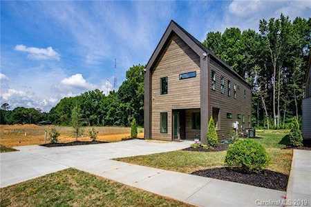 4131 Merlane Dr Charlotte, NC 28206