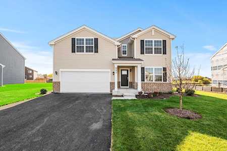 553 Colchester Dr Oswego, IL 60543