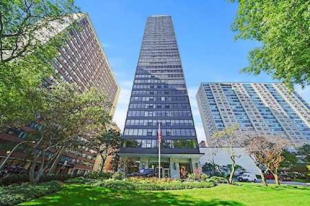 3150 N Lake Shore Dr #8ER Chicago, IL 60657