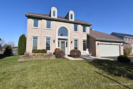 1354 Glenside Dr Bolingbrook, IL 60490