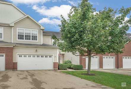 201 Dorset Ave Oswego, IL 60543