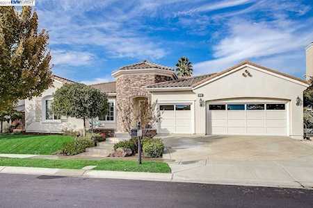 950 Sunset Creek Ln Pleasanton, CA 94566
