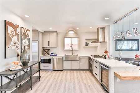 6061 Glenwood Drive Huntington Beach, CA 92647