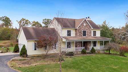 1522 Lake Shore Cir Crestwood, KY 40014