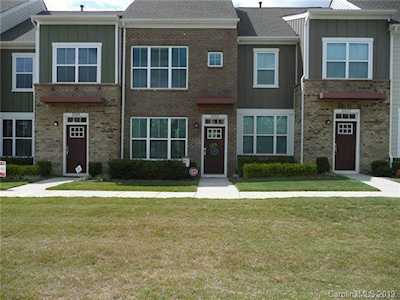 3253 Bending Birch Place Charlotte, NC 28206