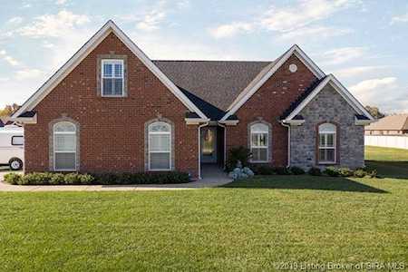 5616 Raintree Ridge Jeffersonville, IN 47130