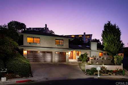 7615 La Coruna Place Carlsbad, CA 92009