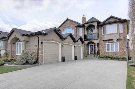 85 Aspen Ridge Crescent SW Calgary, AB T3H 5J7