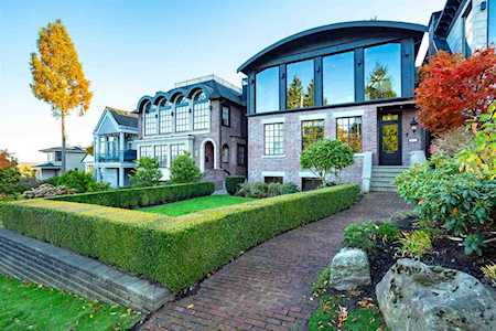 4592 W 2nd Avenue Vancouver, BC V6R 1K9