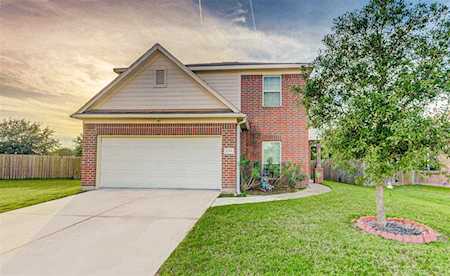 1718 Sun Point Ct Humble, TX 77396